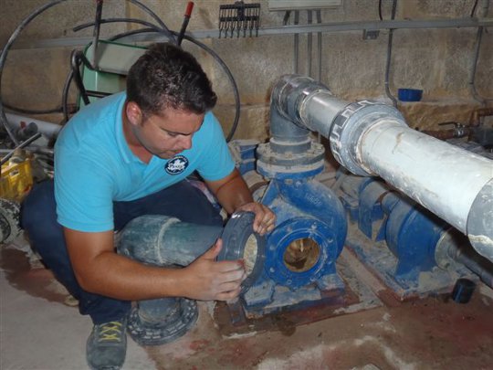 Reparaci�n fuga agua